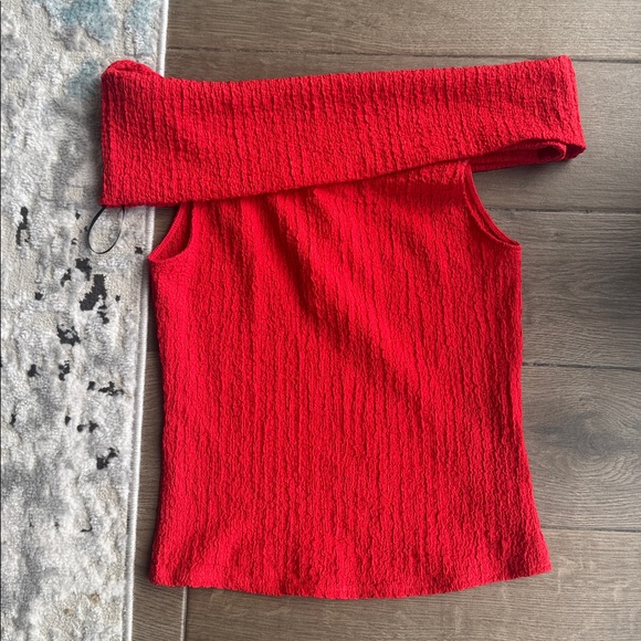 H&M Red Off-Shoulder Cropped Top - Picture 2 of 3